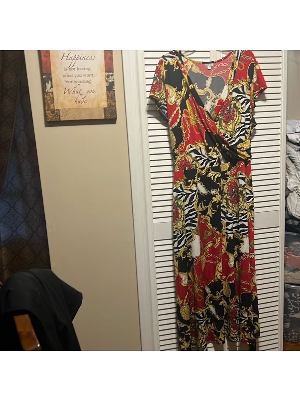 A woman dress - Picture 1 of 5